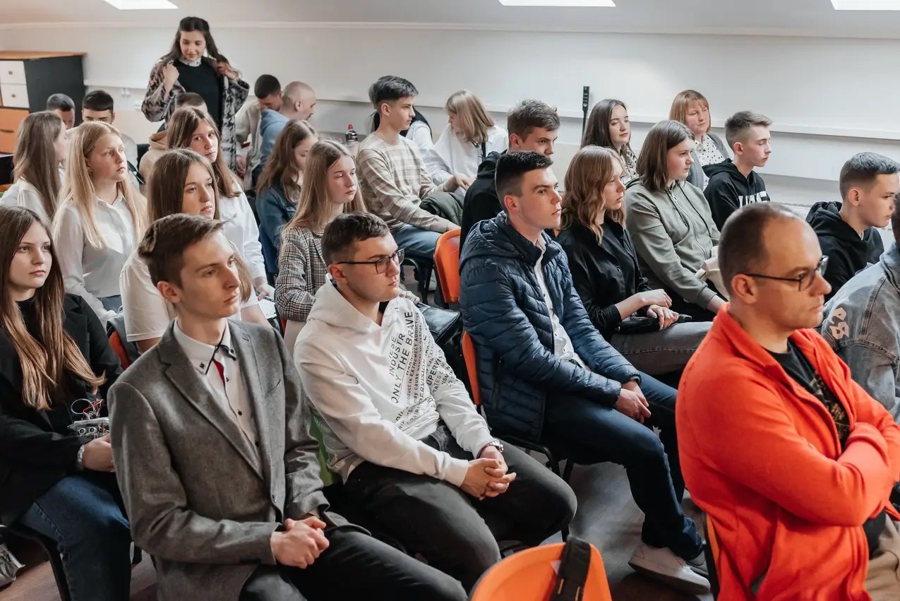 Фінал пілотного навчального проєкту «Сприяння розвитку молодіжного підприємництва серед ВПО» у Львові