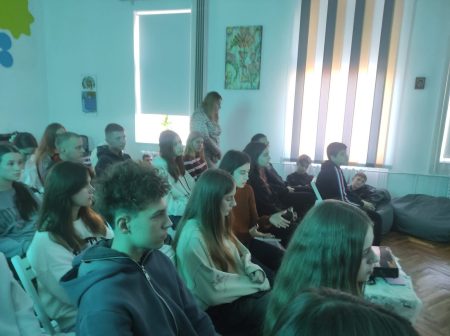 Молодіжна нарада